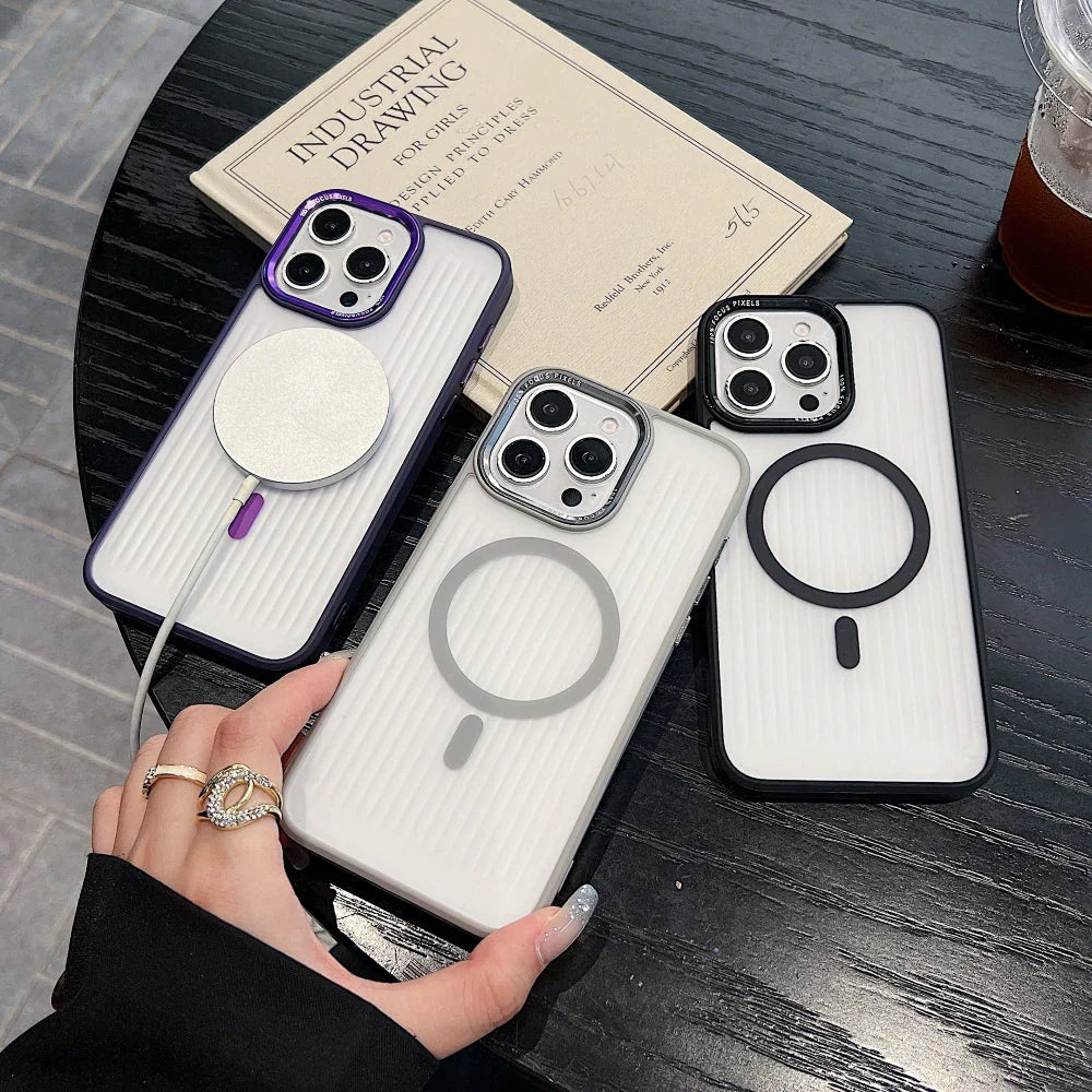 Ezlia Metal Lens Frame Magnetic Wireless PC (Hard) iPhone 15 Mini Case